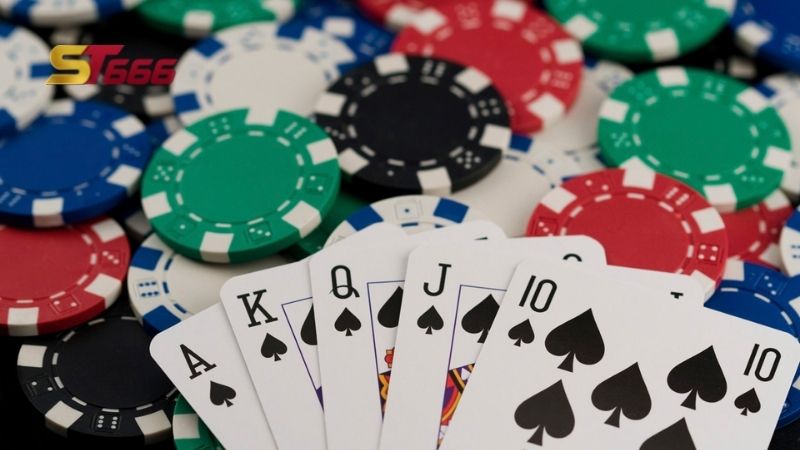 Chia bài Poker có gì khác thường hay không?
